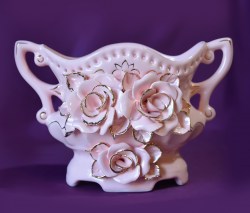 konfetnica_ladja_rozovaya